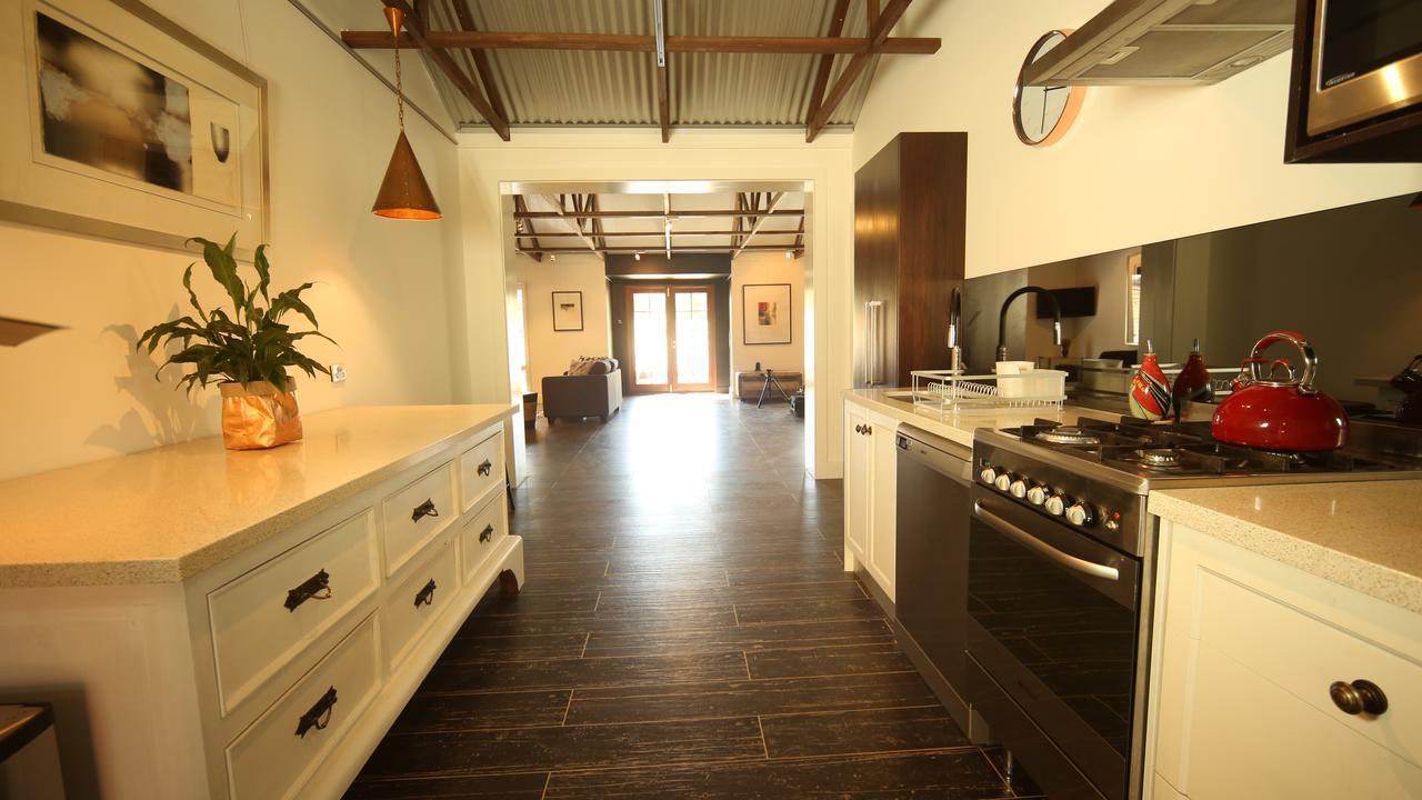 Irongate Studio B&B Mintaro Екстериор снимка