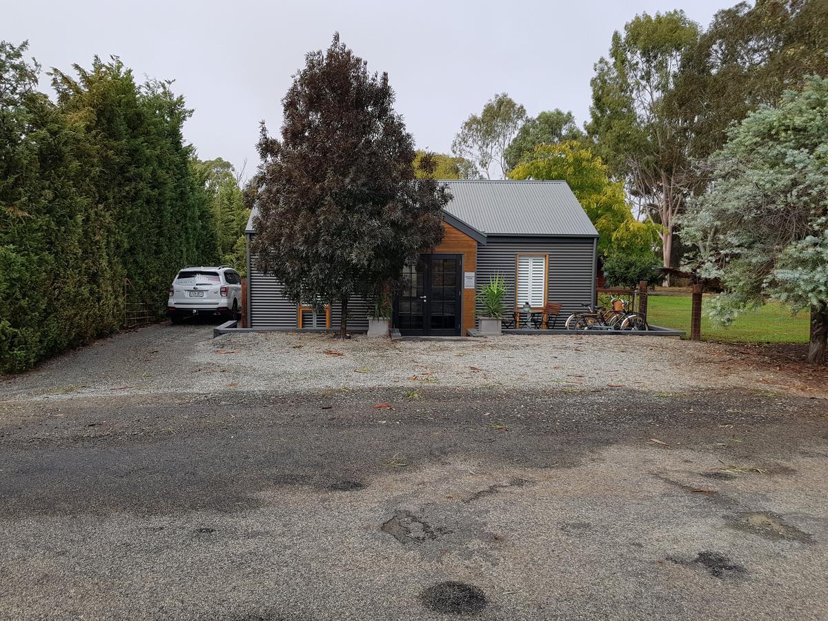 Irongate Studio B&B Mintaro Екстериор снимка